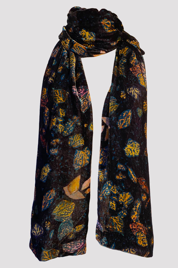 Leafy Path Plum Velvet Muffler